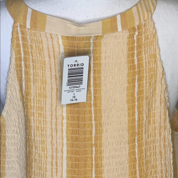 🦆Torrid:Yellow Stripe Button Tank - Picture 5 of 7